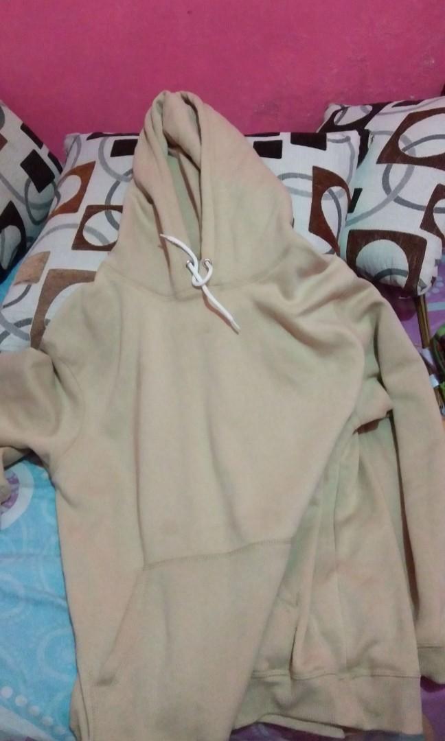 Sweater warna cream