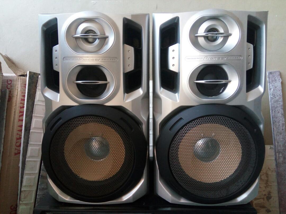 Pioneer 200 watts pair speaker with 350 watts amplifier, Audio