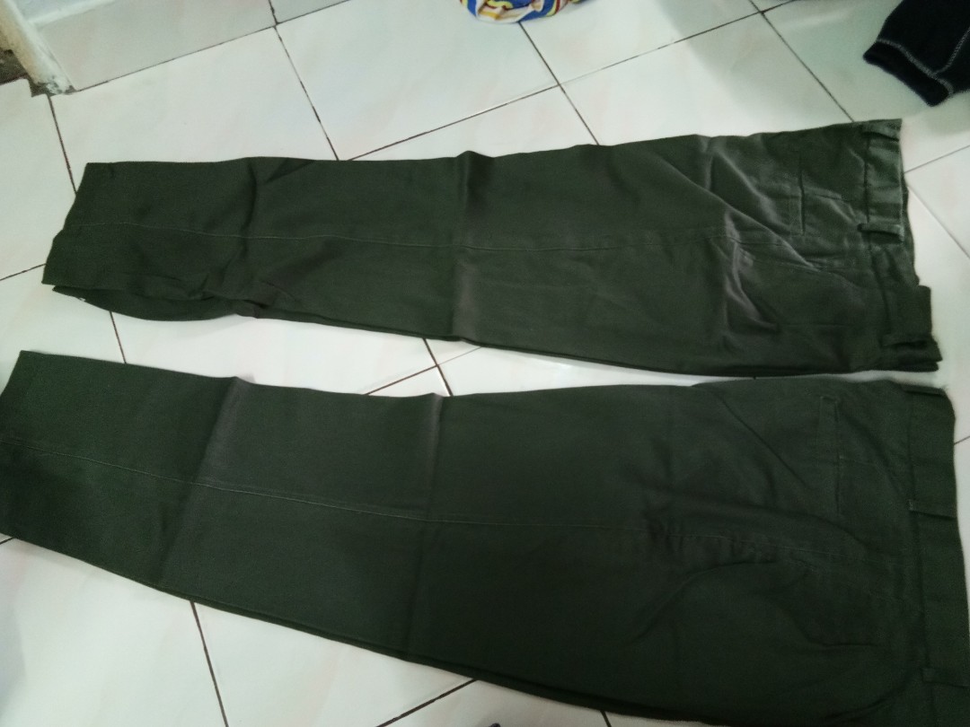 Seluar sekolah menengah, Menu0027s Fashion, Clothes, Bottoms on Carousell