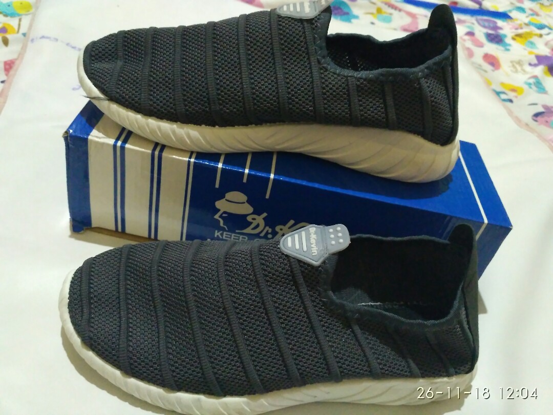 Sepatu Dr Kevin Men S Fashion Men S Footwear Sneakers On Carousell