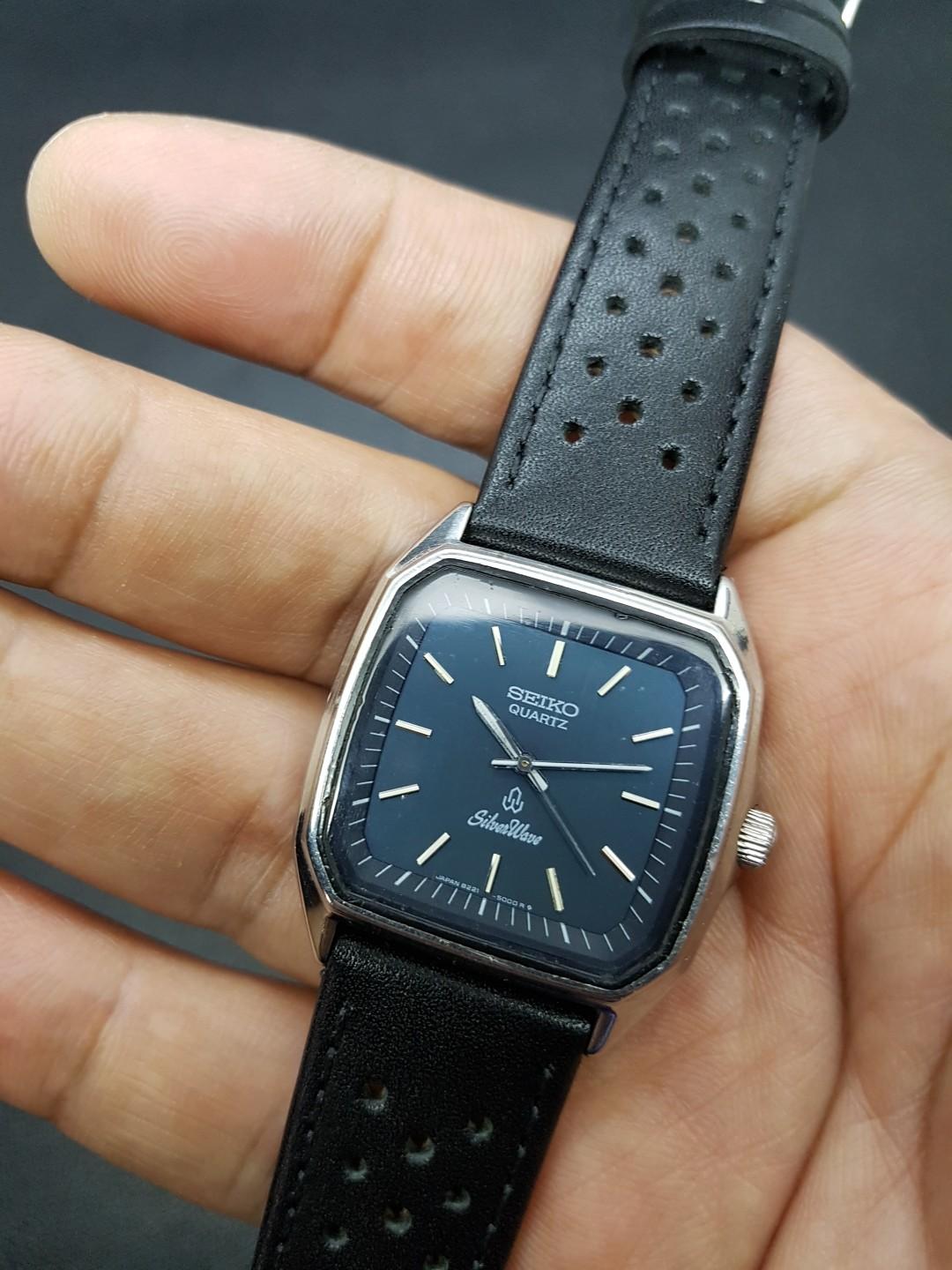 80 Vintage Seiko Silverwave 8221 500A Quartz Square Dial Gents Watch 