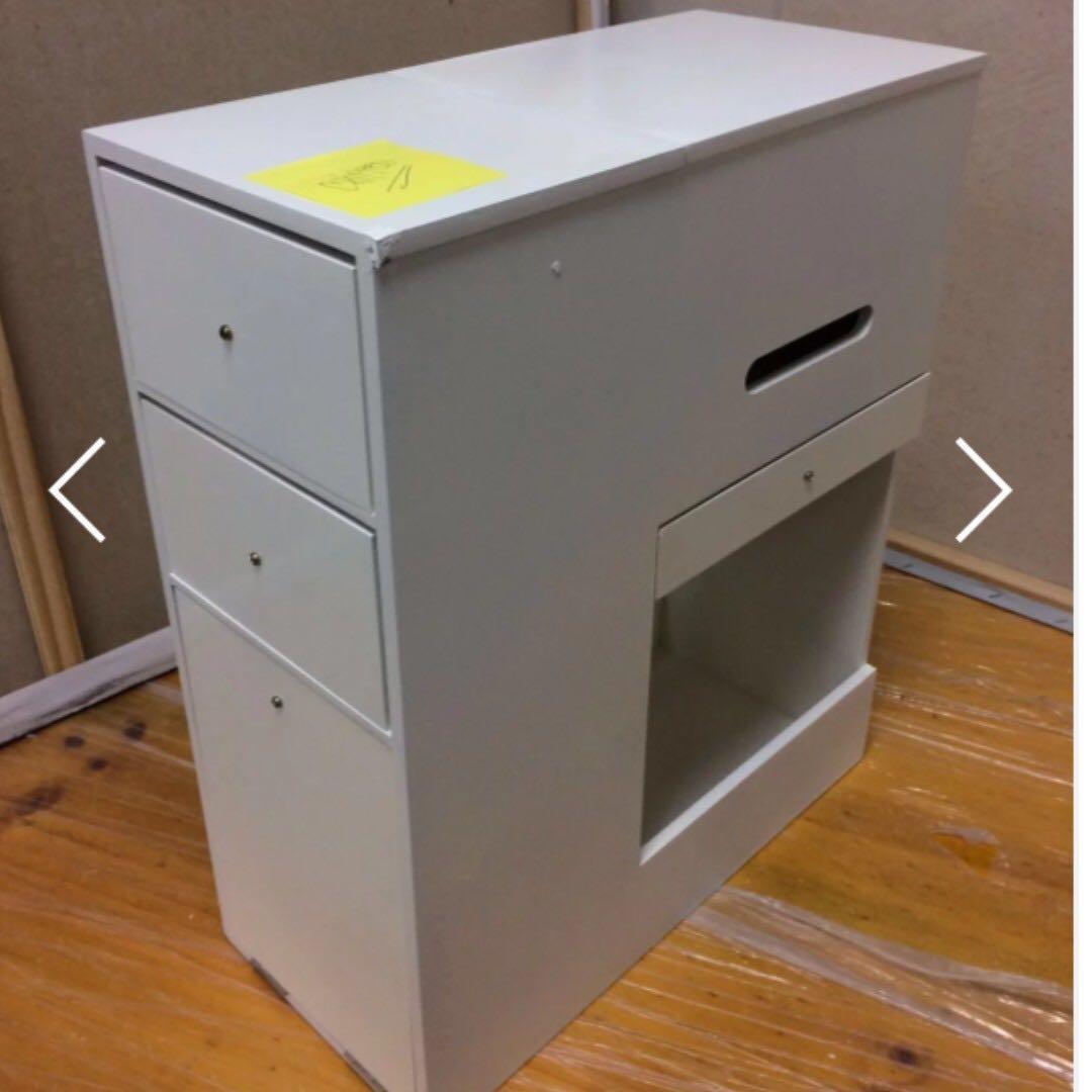 Box D Mobile Movable Make Up Mirror Storage Cabinet