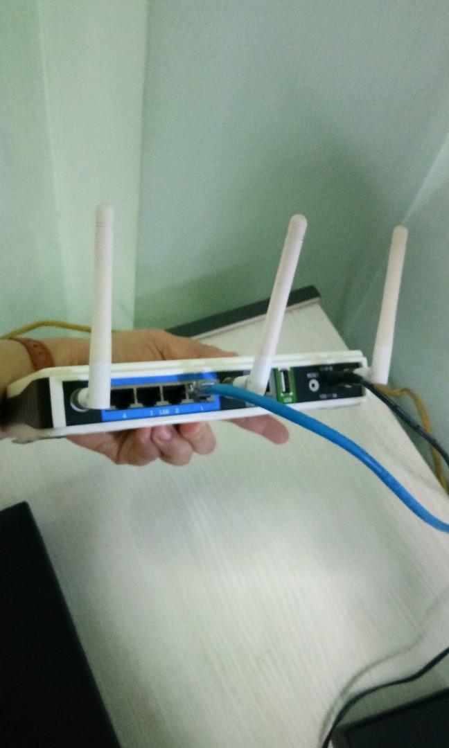 D-link Wifi Router (Category: Networking) located in San Juan City. Submitted by silverhorse.ac3667 (Listing ID 202118723, Image 1). Description: For fast transaction, interested buyers may txt 09153902809/09296689582. delivery: grab/lalamove, shoulder by the buyer.