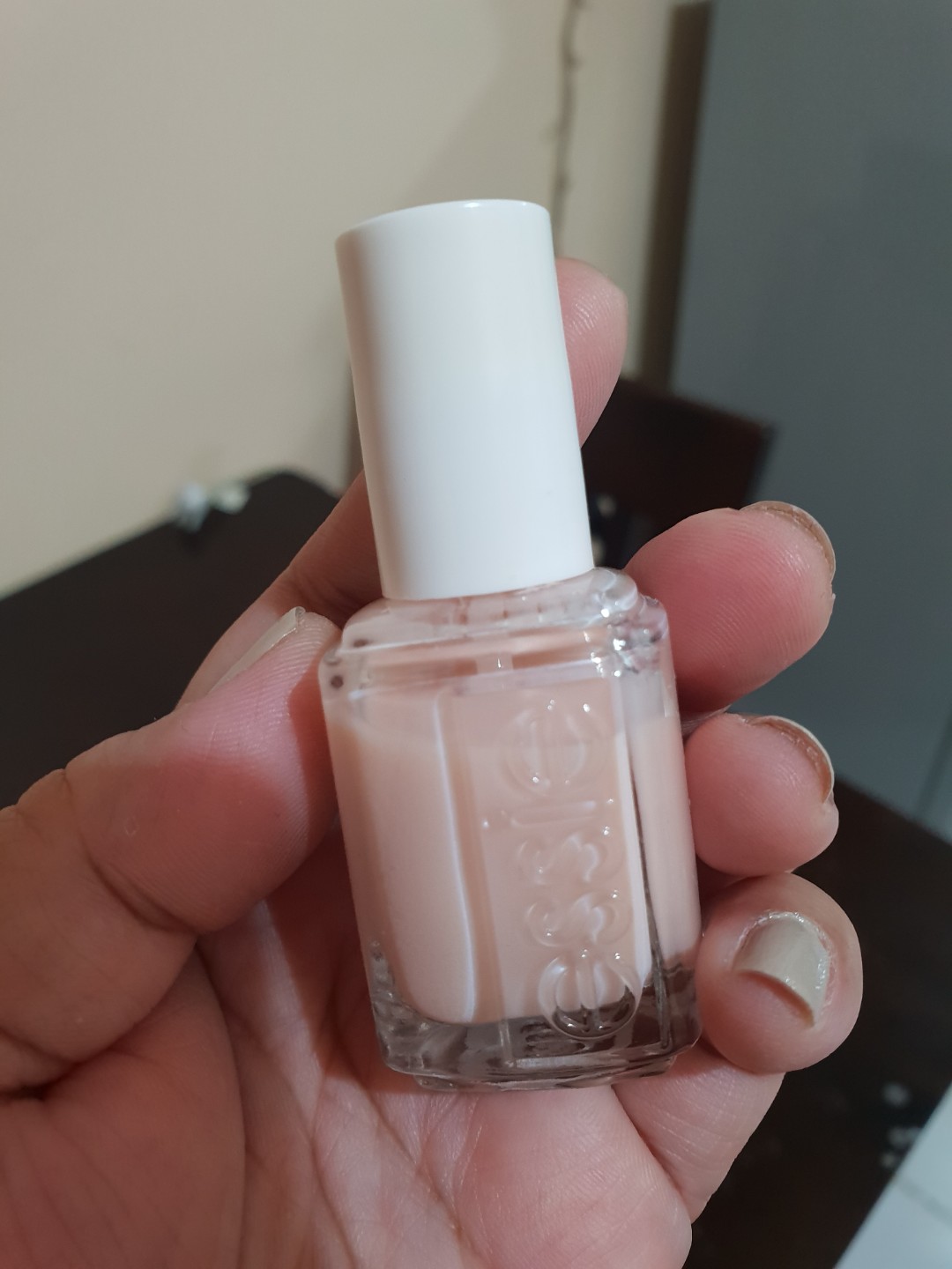 Essie Nail Polish Skinny Dip, Beauty & Personal Care, Hands & Nails on