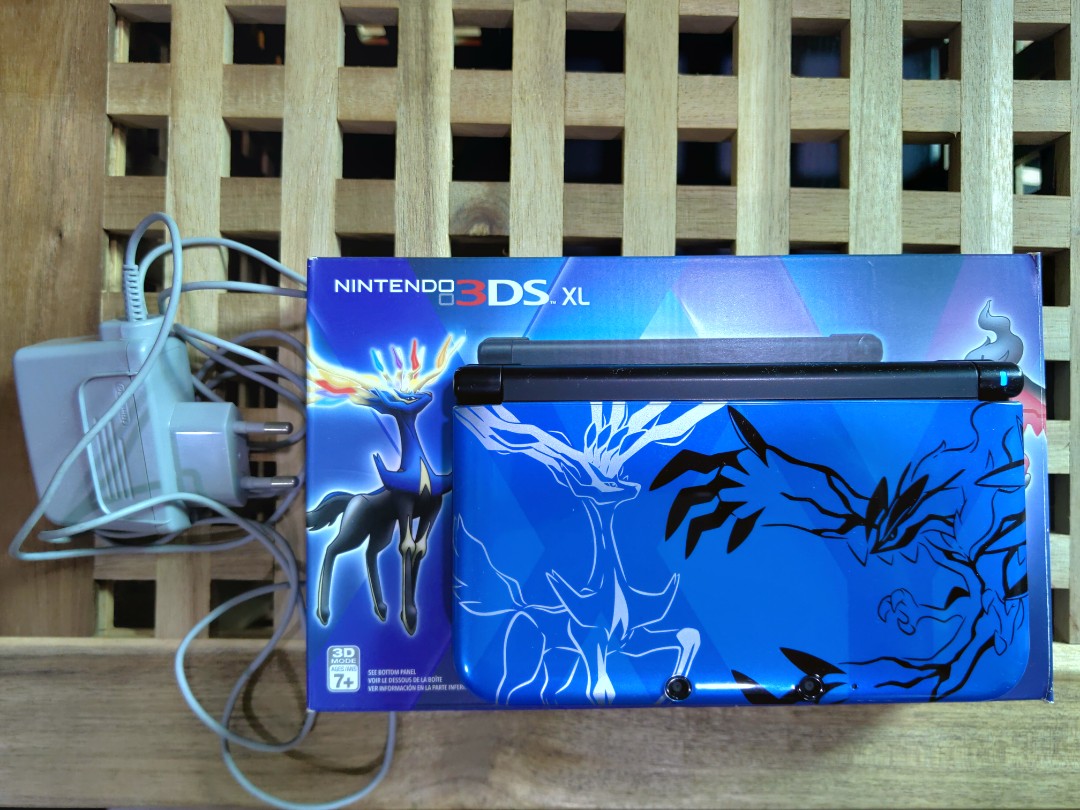 Nintendo 3DS XL Pokemon X and Y Edition, Video Gaming, Video Games
