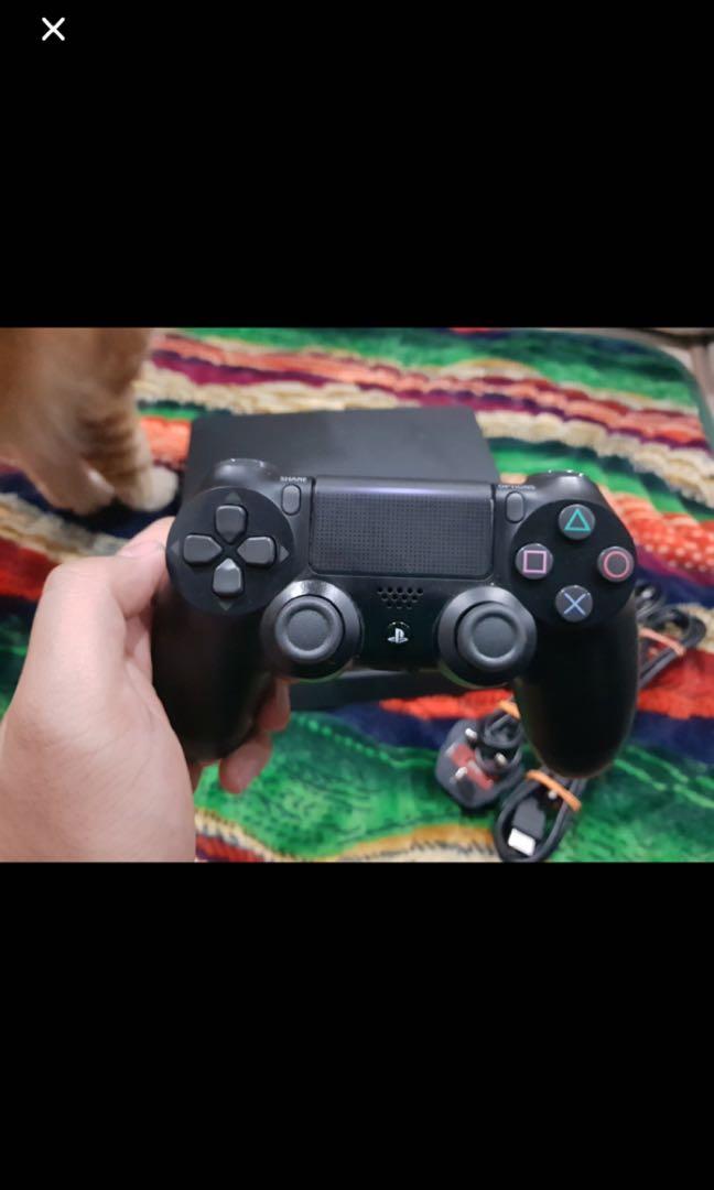 ps4 slim 500gb with tv 13 inci and ps travel beg Video Gaming