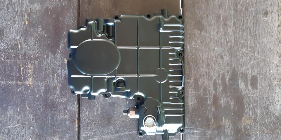 Honda Superr 4 Spec 2 Engine Oil Sump Cover, Motorcycles 