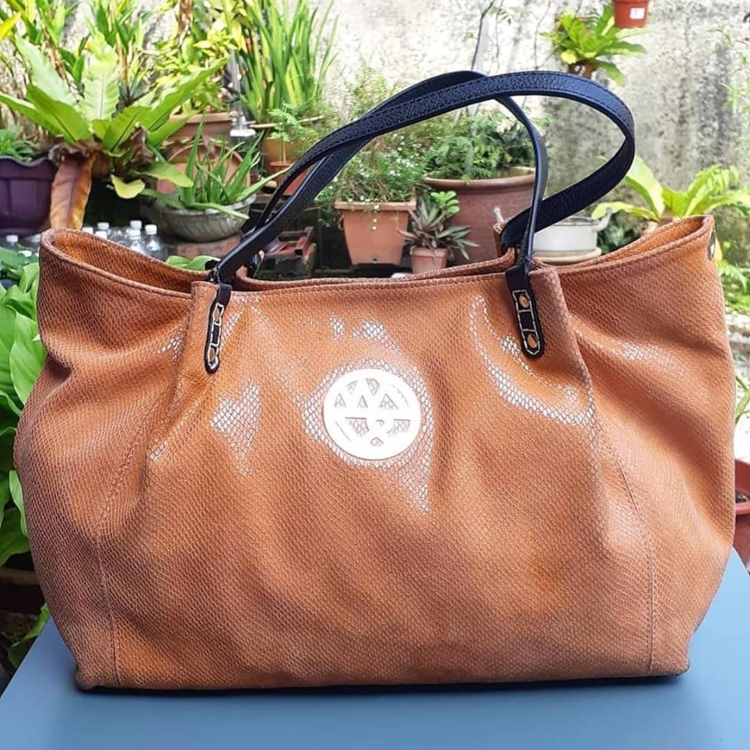 Willow and zac handbags price store