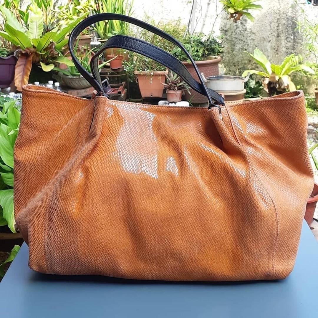 Willow and zac handbags price hot sale