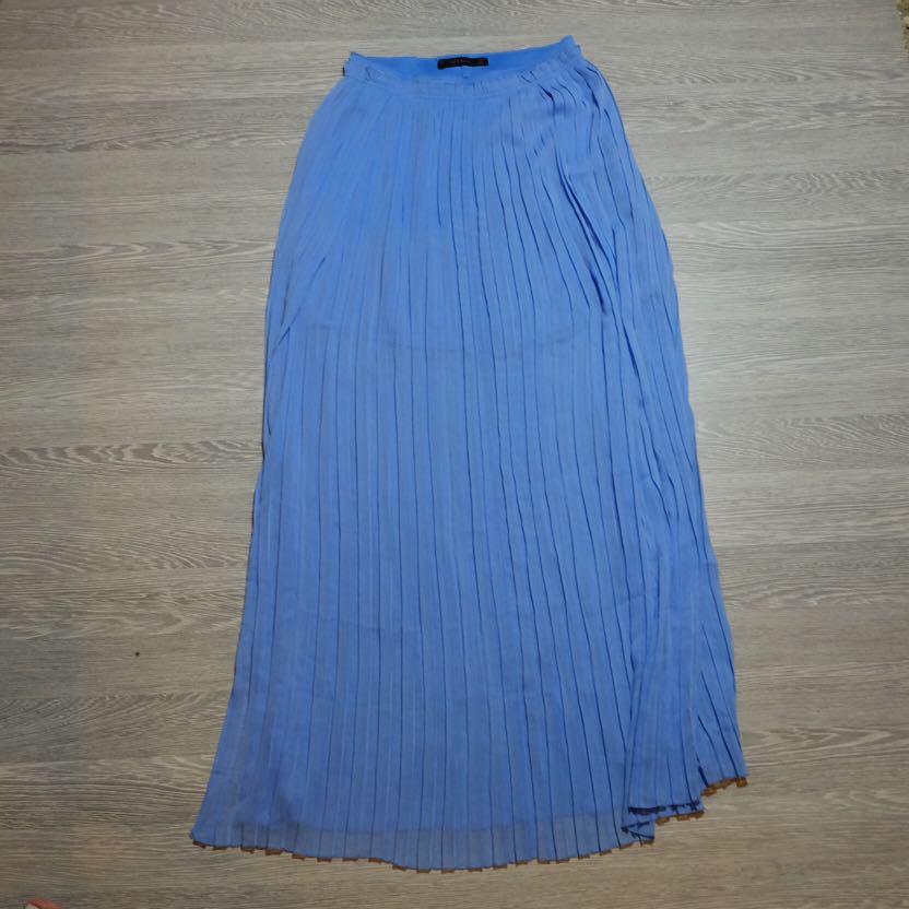 ZARA Basic Blue Pleated Skirt, Women's Fashion, Bottoms, Skirts on