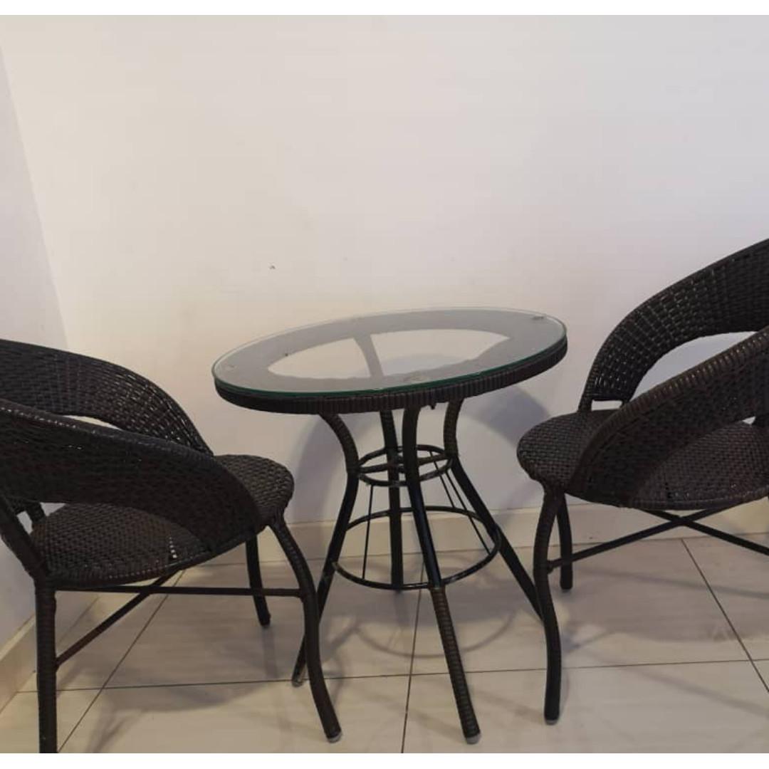 Coffee table (Category: Vases & Decorative Bowls) located in Kuala Lumpur. Submitted by fadhle (Listing ID 202191925, Image 1). Description: I use it for the first few months then it was not used as there is no space in the new apartment .