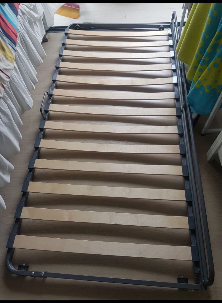 Svarta pull hot sale out bed