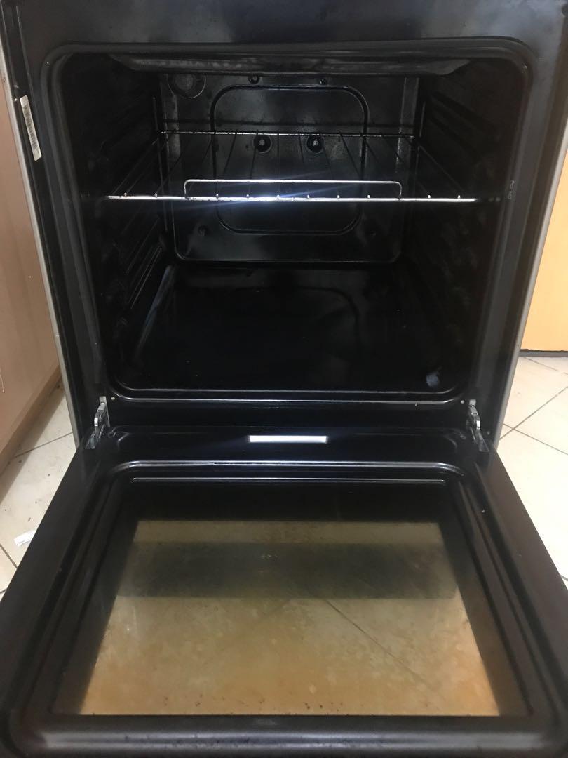 *Leaving Country* 4 Burner electric Stove & Oven PRICE DROP, TV & Home