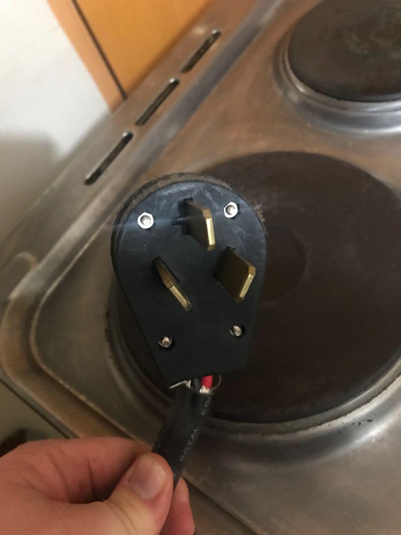 *Leaving Country* 4 Burner electric Stove & Oven PRICE DROP, TV & Home