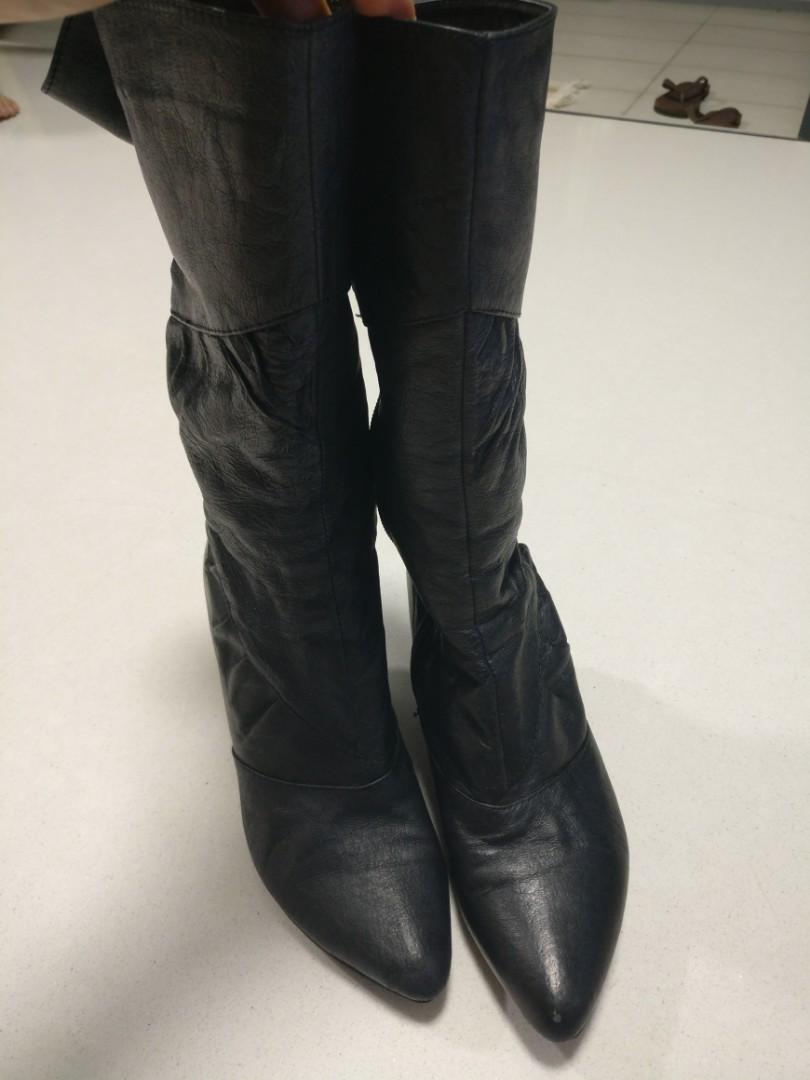 Black leather boots size 5, Women's 