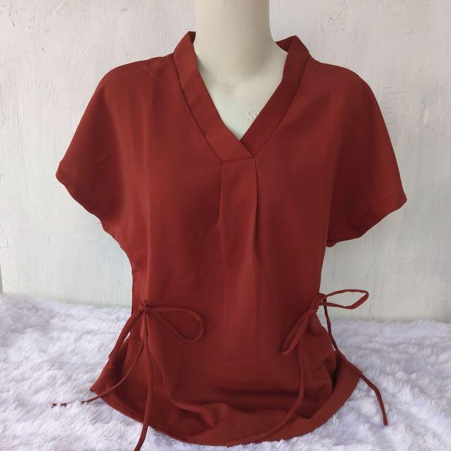 Blouse Warna Merah Bata Fesyen Wanita Pakaian Wanita Atasan Di Carousell