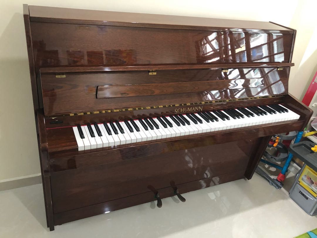 Used Upright Piano, Schumann U820 Upright Piano