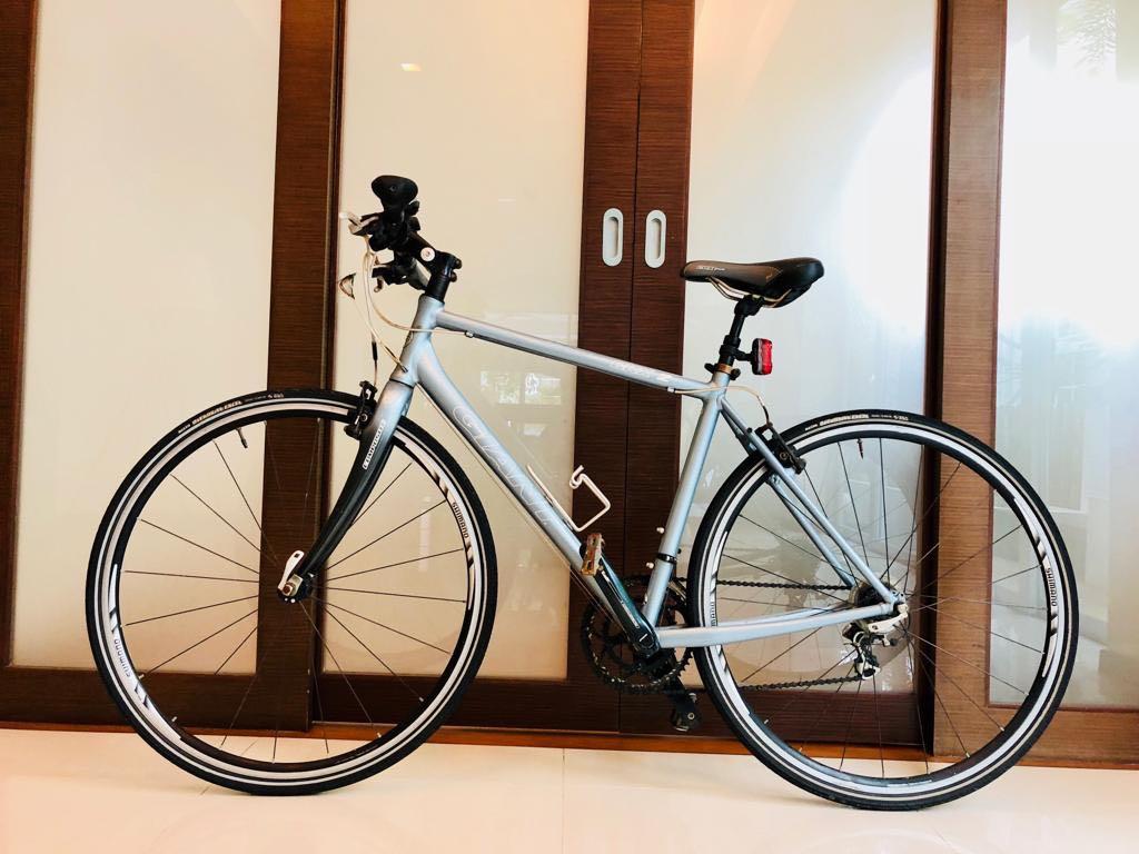 Giant CRX 2 Lightweight Hybrid Bike