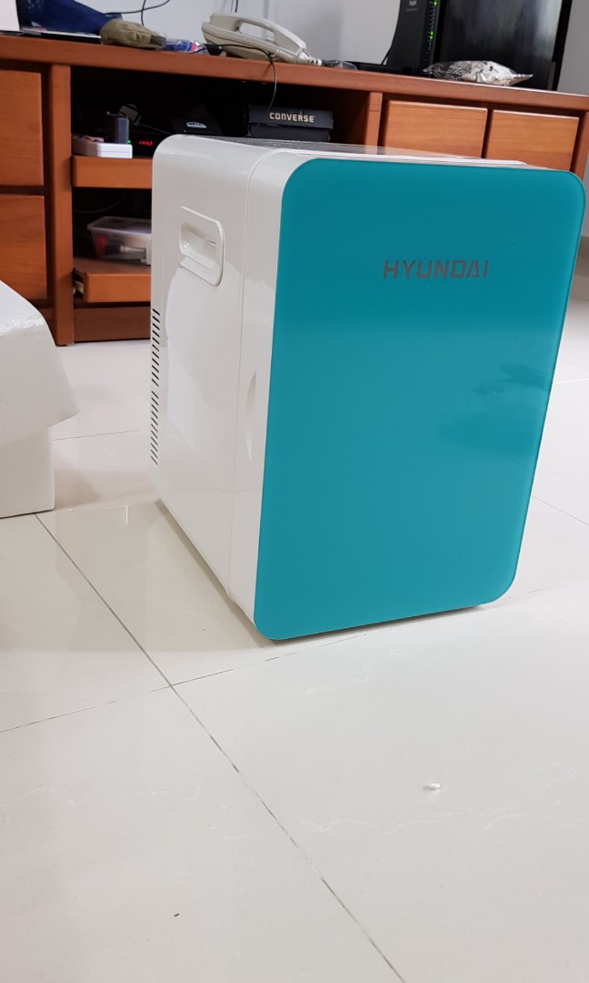 Hyndai mini fridge / Cooler 20L, TV & Home Appliances, Kitchen