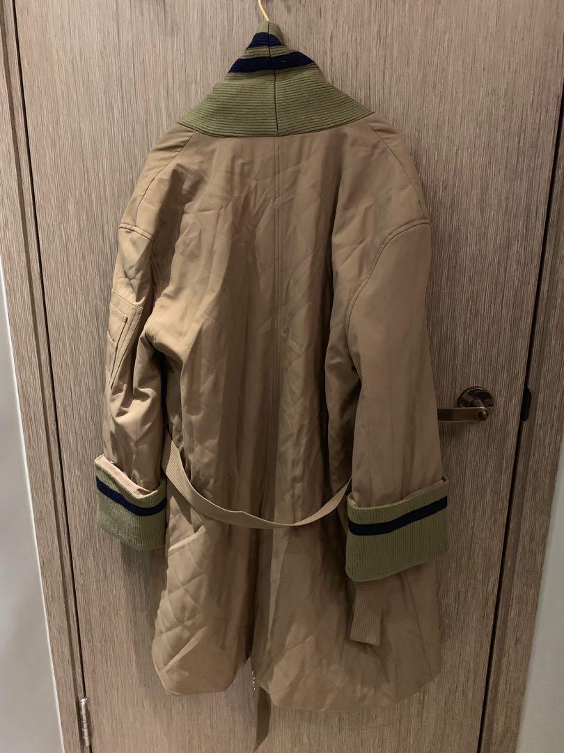 initial Coat （分類：外套及戶外衣服）位於 Hong Kong。 由 tousi 提交（商品編號 201318314，圖片 3）。簡介： 99%New and 100%Real Size 2。