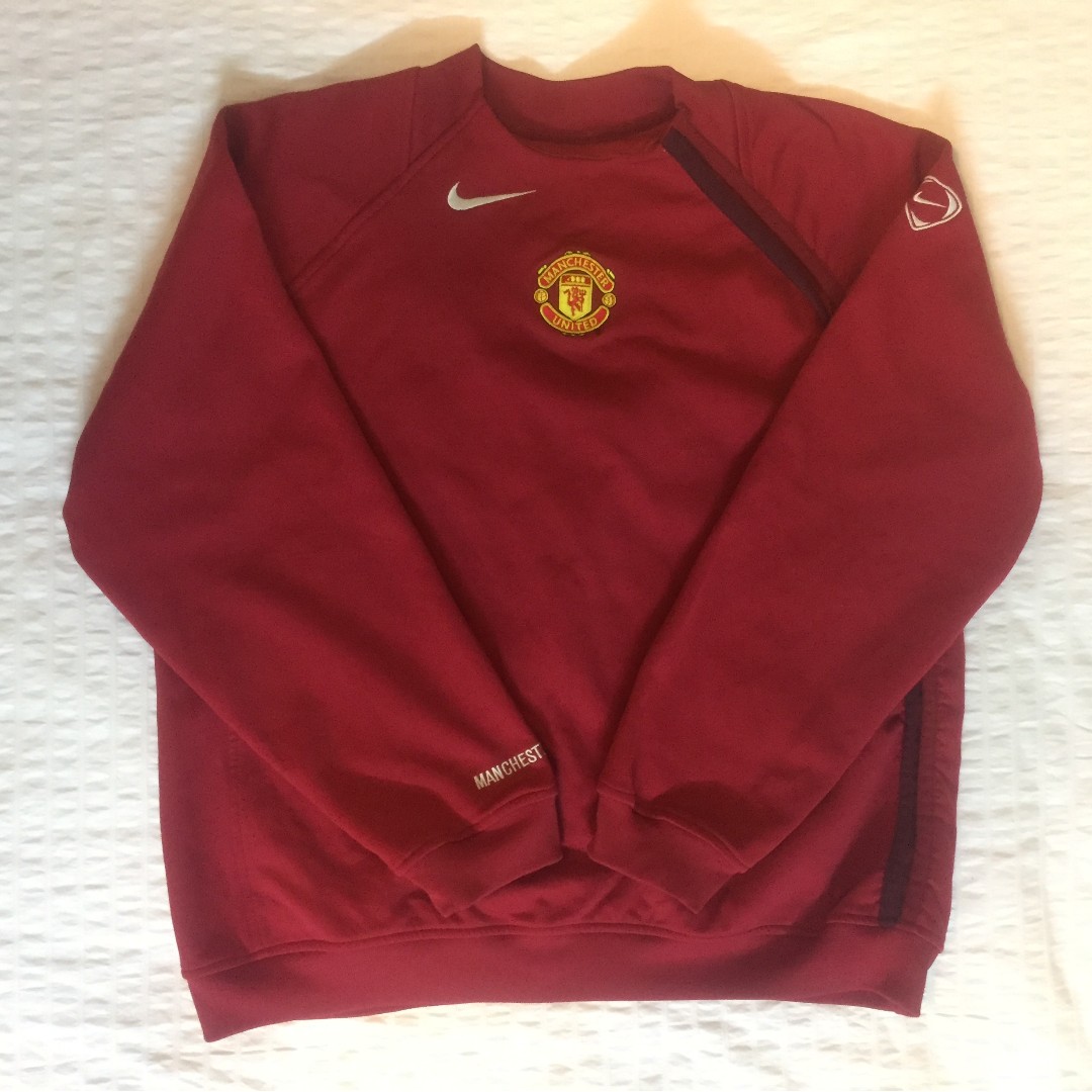 Nike Manchester United Total 90 Sweatshirt Men S Fashion Clothes Outerwear On Carousell