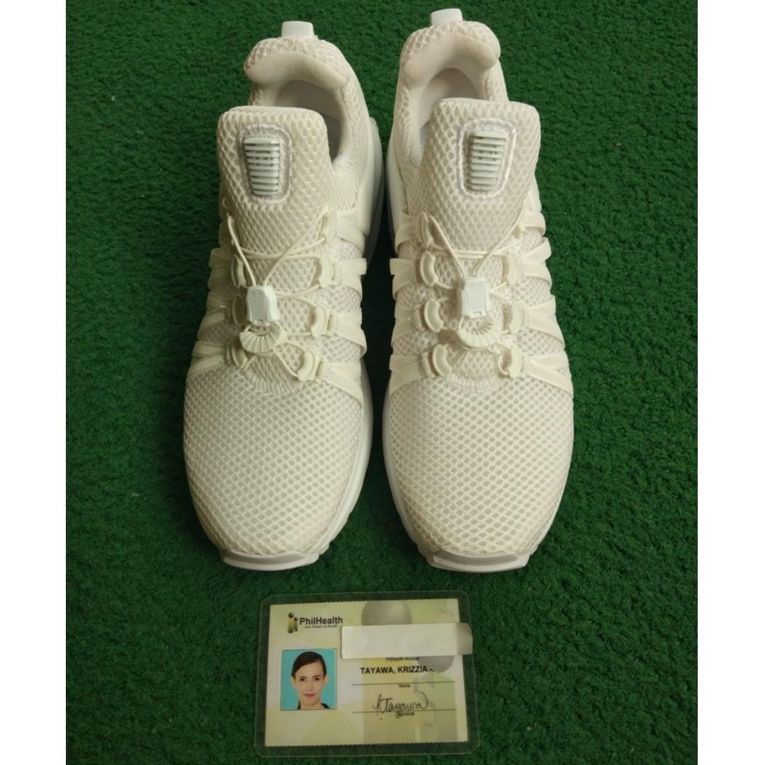 Nike Shox Gravity triple white colorway Authentic brand new