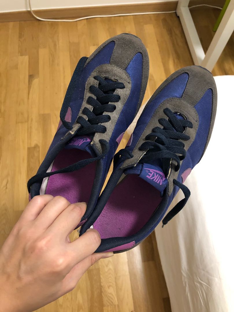 nike women's knit sneakers
