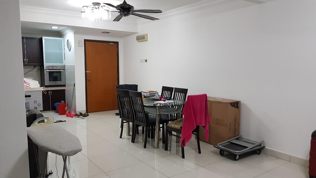 Putra Villa Condominium ( Master Bed Room), Property, Rentals on Carousell