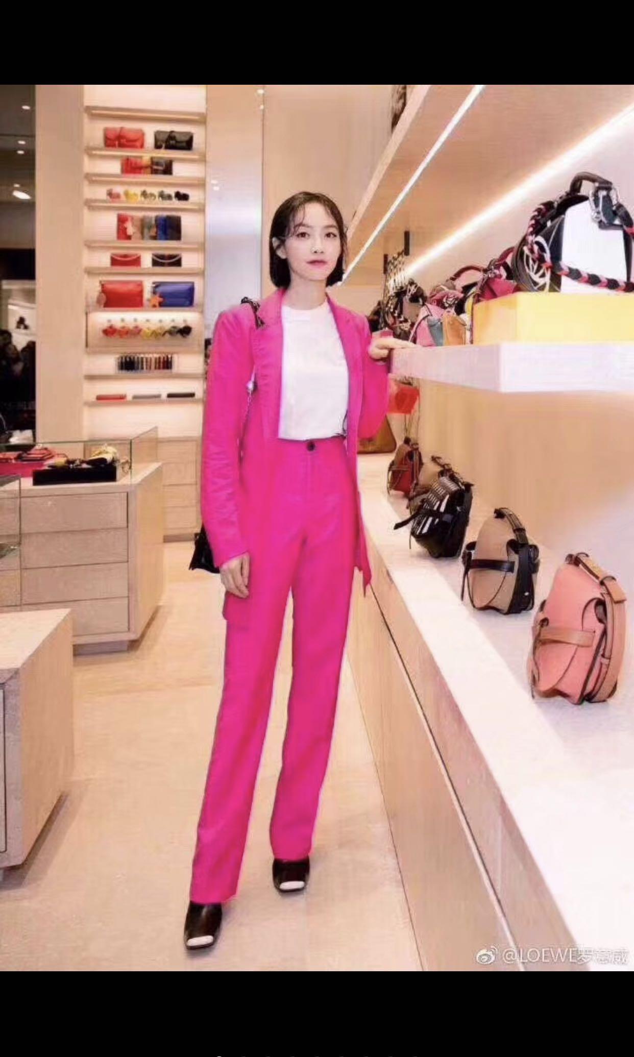 SALE BNWT Authentic Theory Blazer in Fuchsia Women s Fashion
