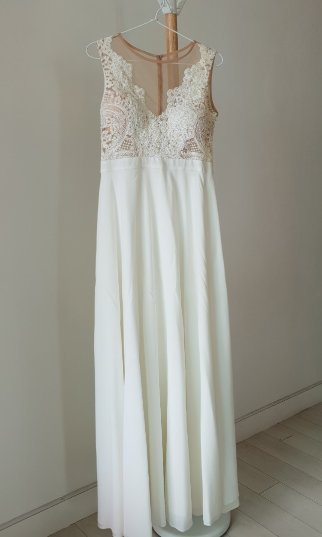 Simple White Wedding Dress Fesyen Wanita Pakaian Wanita Gaun Rok Di Carousell