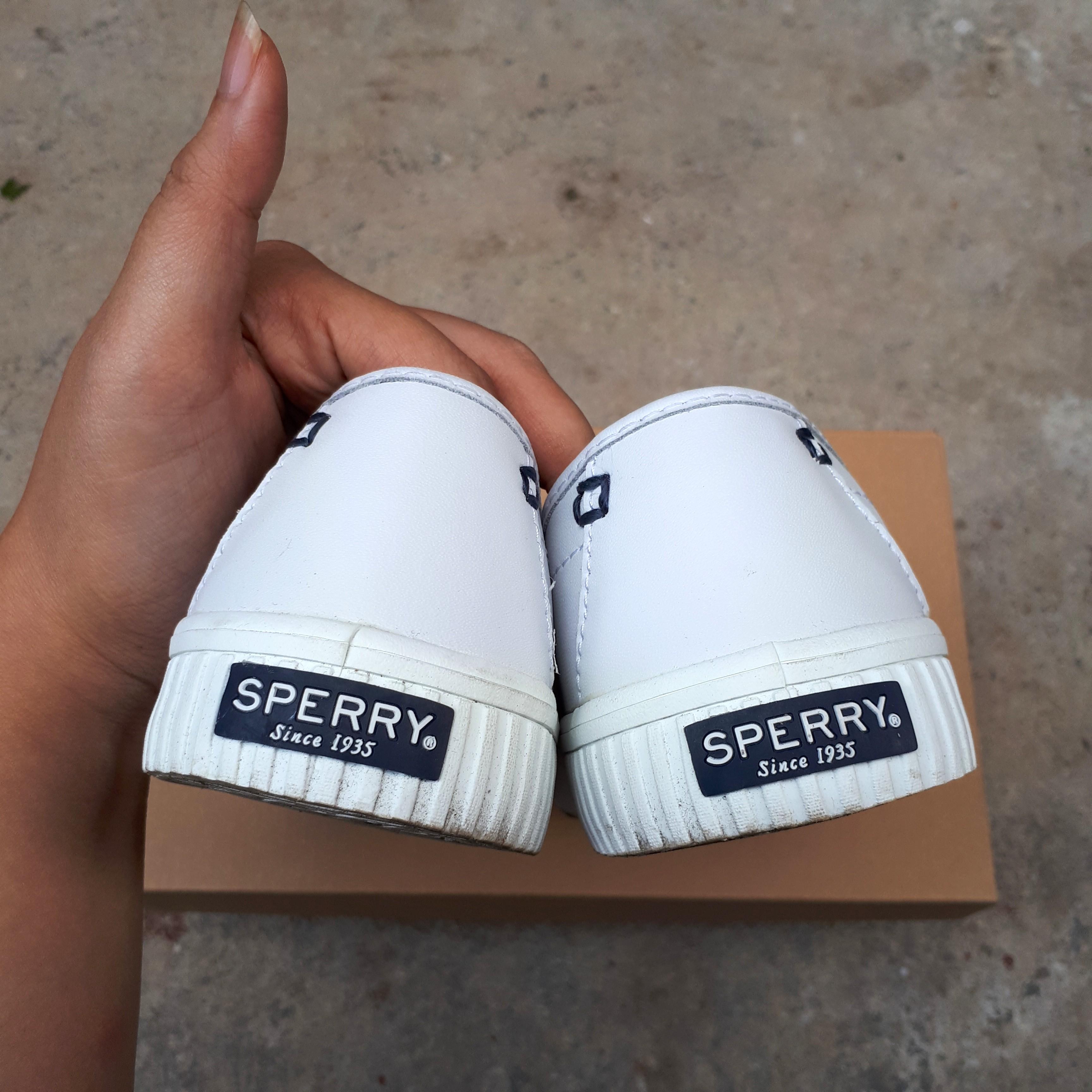 sperry crest loop leather