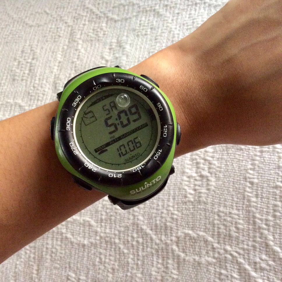 Suunto vector watch top