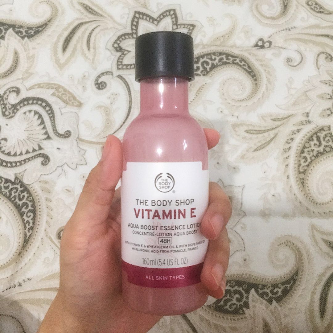 THE BODY SHOP Vitamin E aqua boost essence lotion, Kesehatan