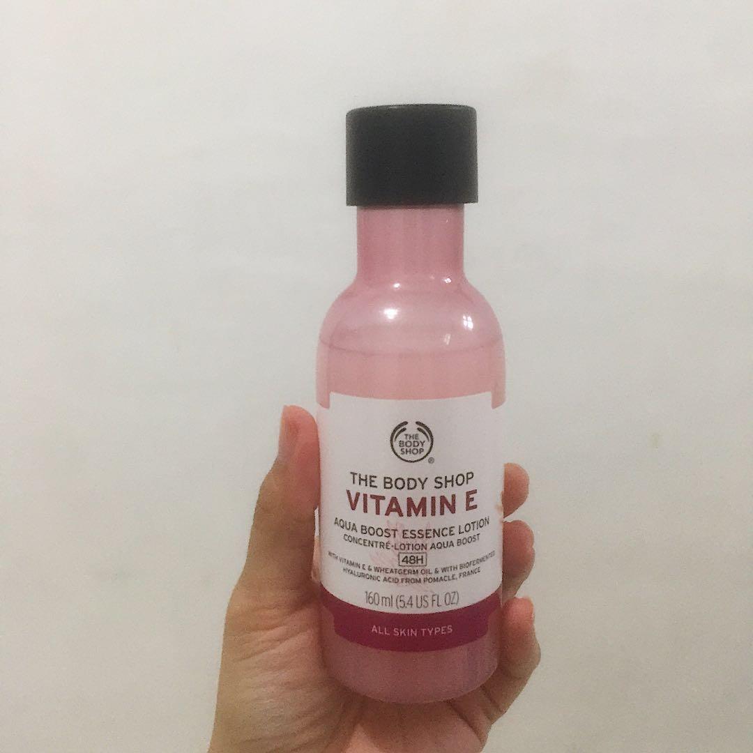 THE BODY SHOP Vitamin E aqua boost essence lotion, Kesehatan