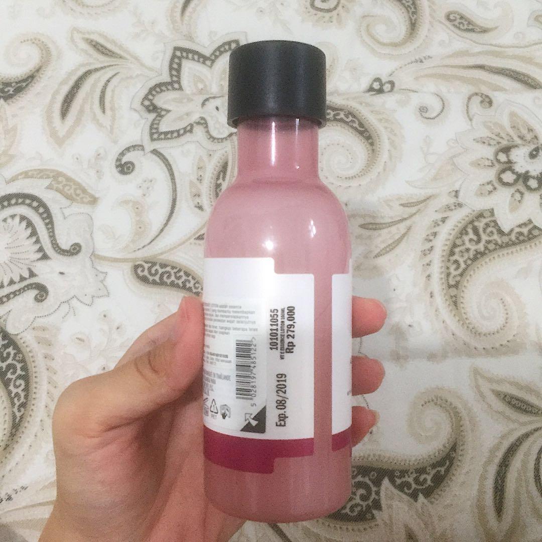 THE BODY SHOP Vitamin E aqua boost essence lotion, Kesehatan