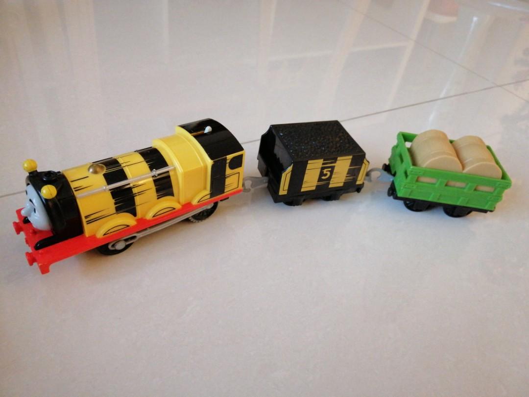 Fisher-Price Thomas the Train TrackMaster Busy Bee James 