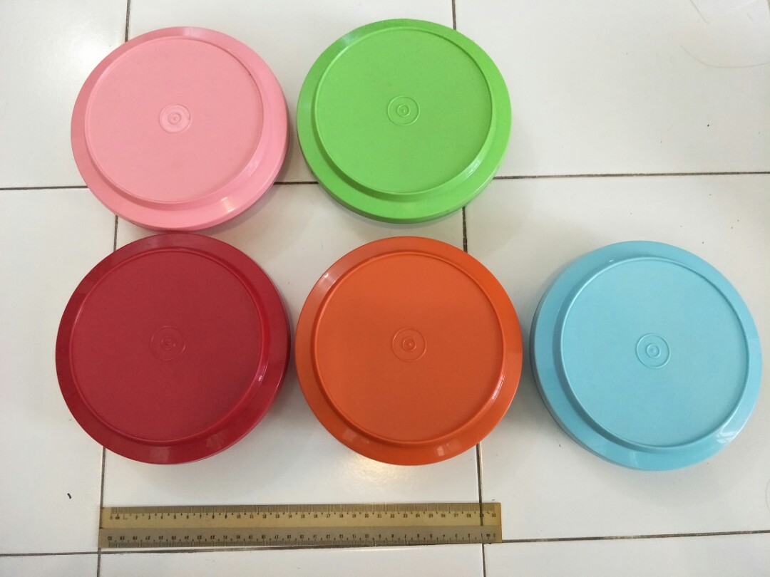 Tupperware Round Container, Furniture & Home Living, Kitchenware