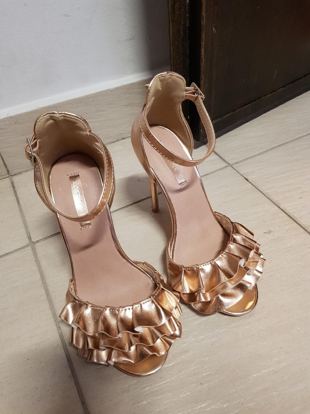 gold ruffle heels