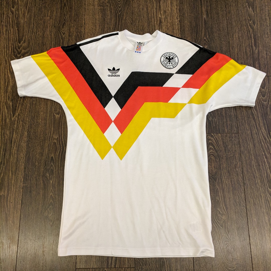 white adidas xplr