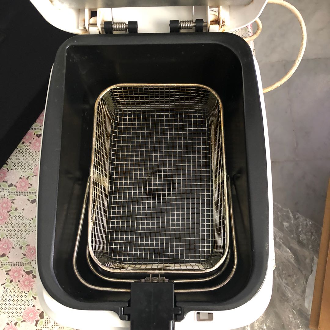 Kenwood Deep Fryer DF220, TV & Home Appliances, Kitchen Appliances
