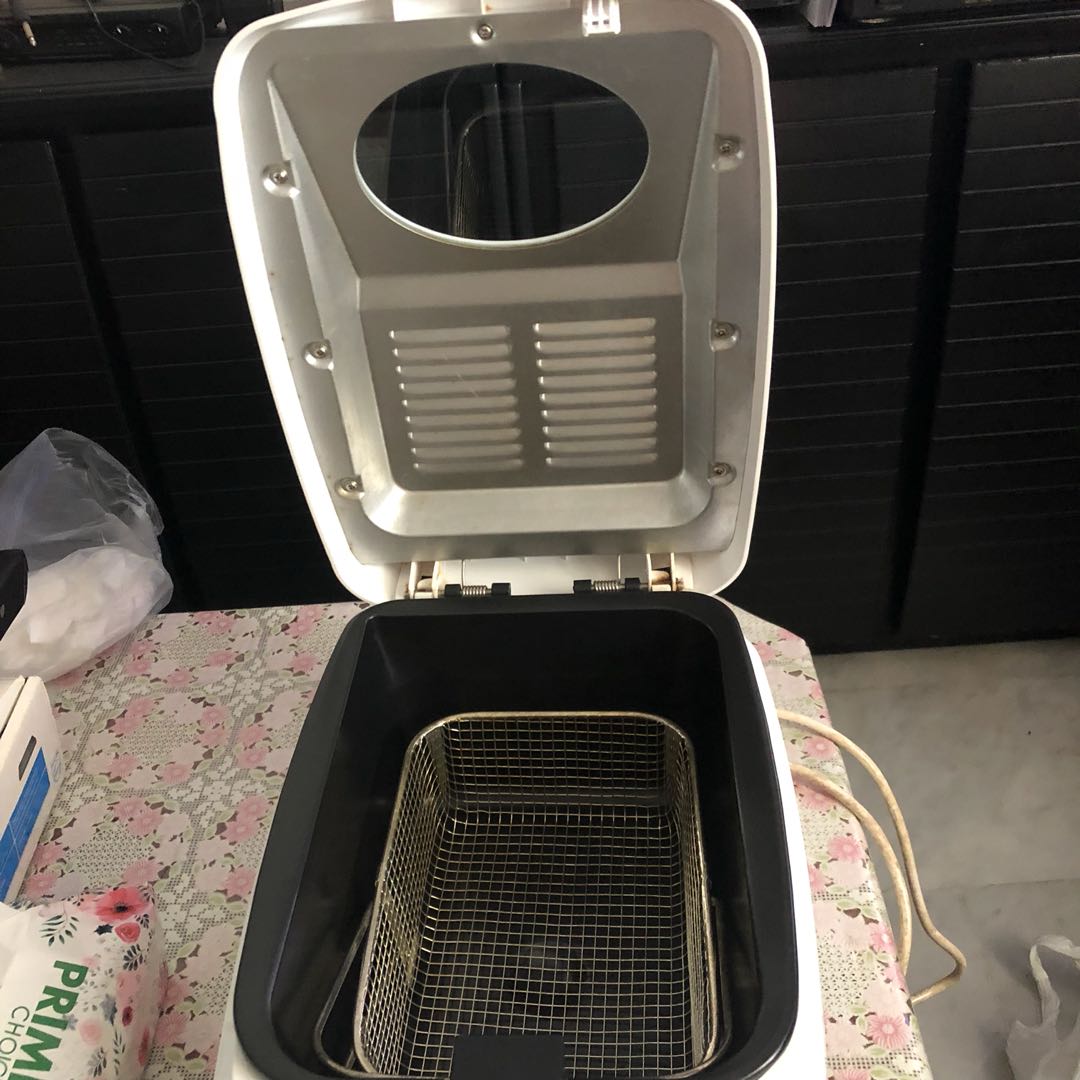 Kenwood Deep Fryer DF220, TV & Home Appliances, Kitchen Appliances