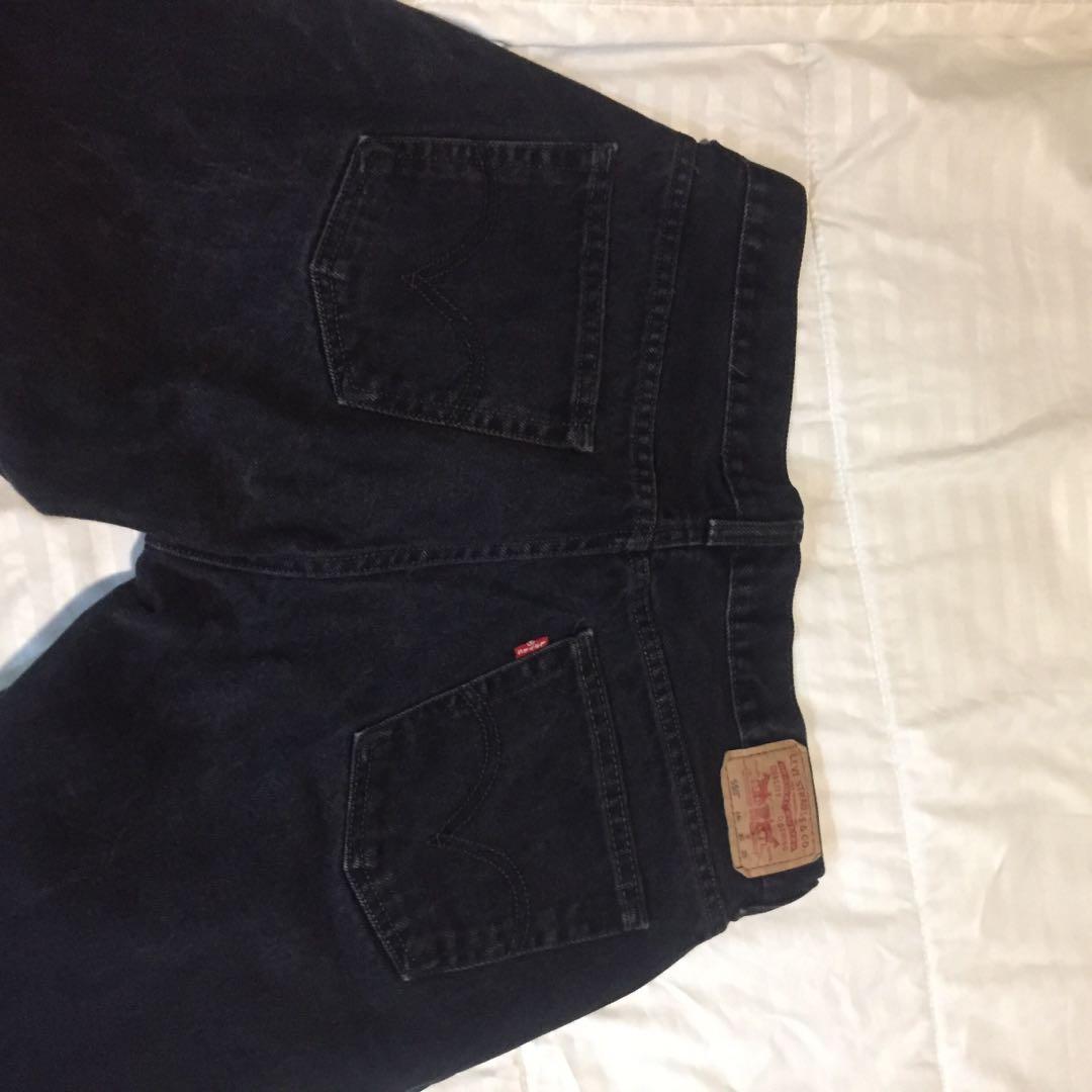 Levi’s Black Denim Jeans (Category: Jeans) located in Cavite. Submitted by _declutterwithjc (Listing ID 202636470, Image 1). Description: In good condition .