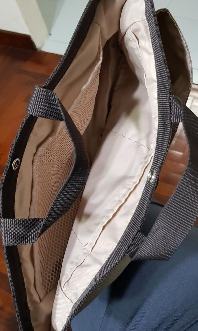 MUJI Bag organizer, Women's Fashion, Bags & Wallets, Purses & Pouches