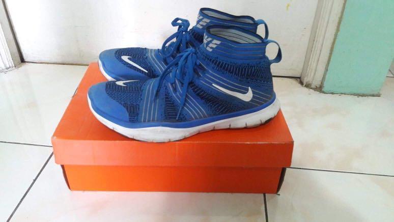nike free train virtue