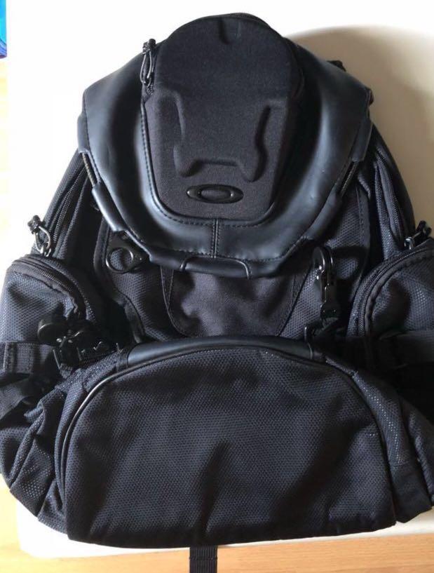 Oakley Bathroom Sink Men S Fashion Bags Wallets Backpacks On Carousell