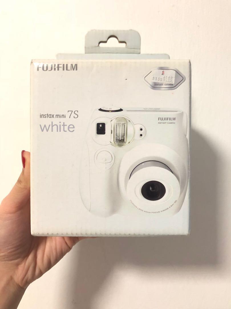 Polaroid Camera Instax mini 7s FUJIFILM, Photography, Cameras on Carousell