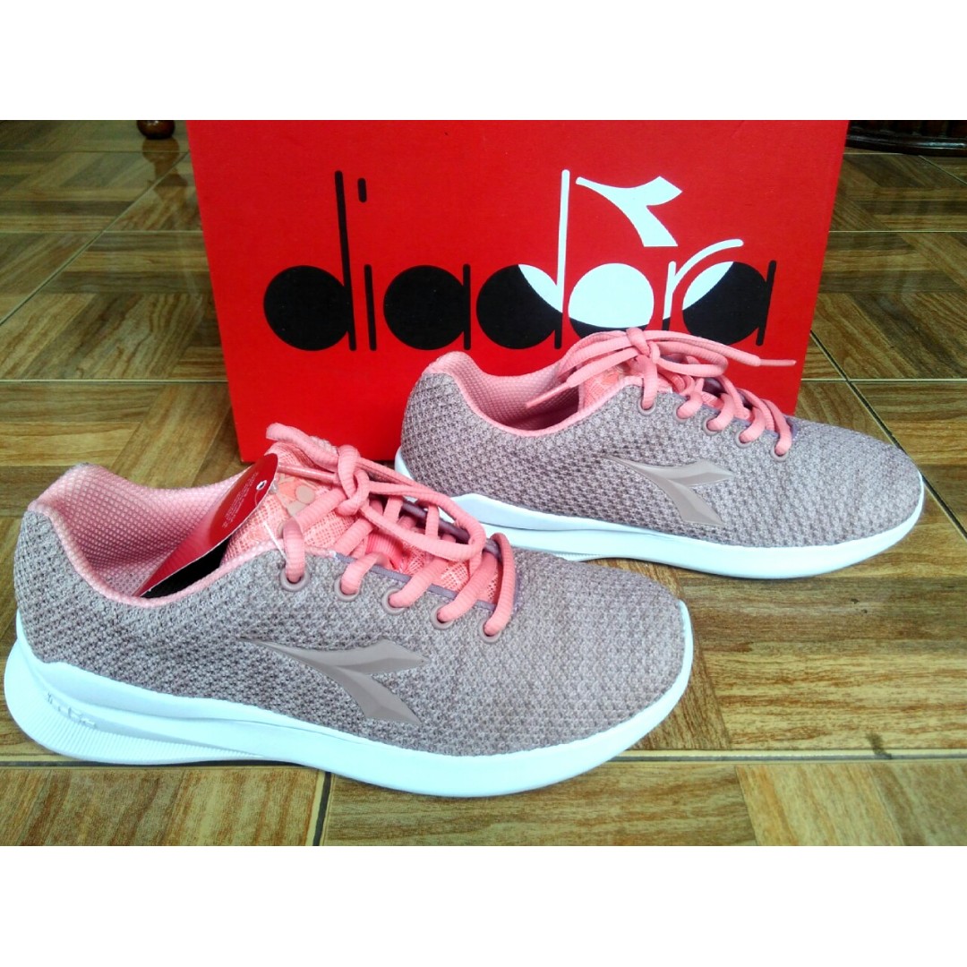 Harga sepatu diadora 2025 running original