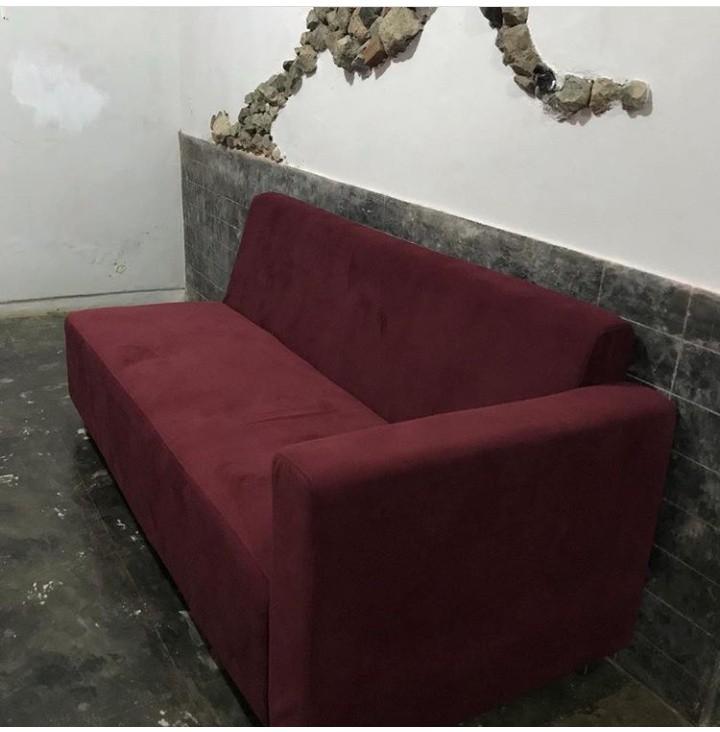 Sofa Minimalis Single Perabotan Rumah Di Carousell Jual set bangku cafe kayu panjang harga murah sumber meja sekolah panjang model miring depan jual meja dan sumber : sofa minimalis single