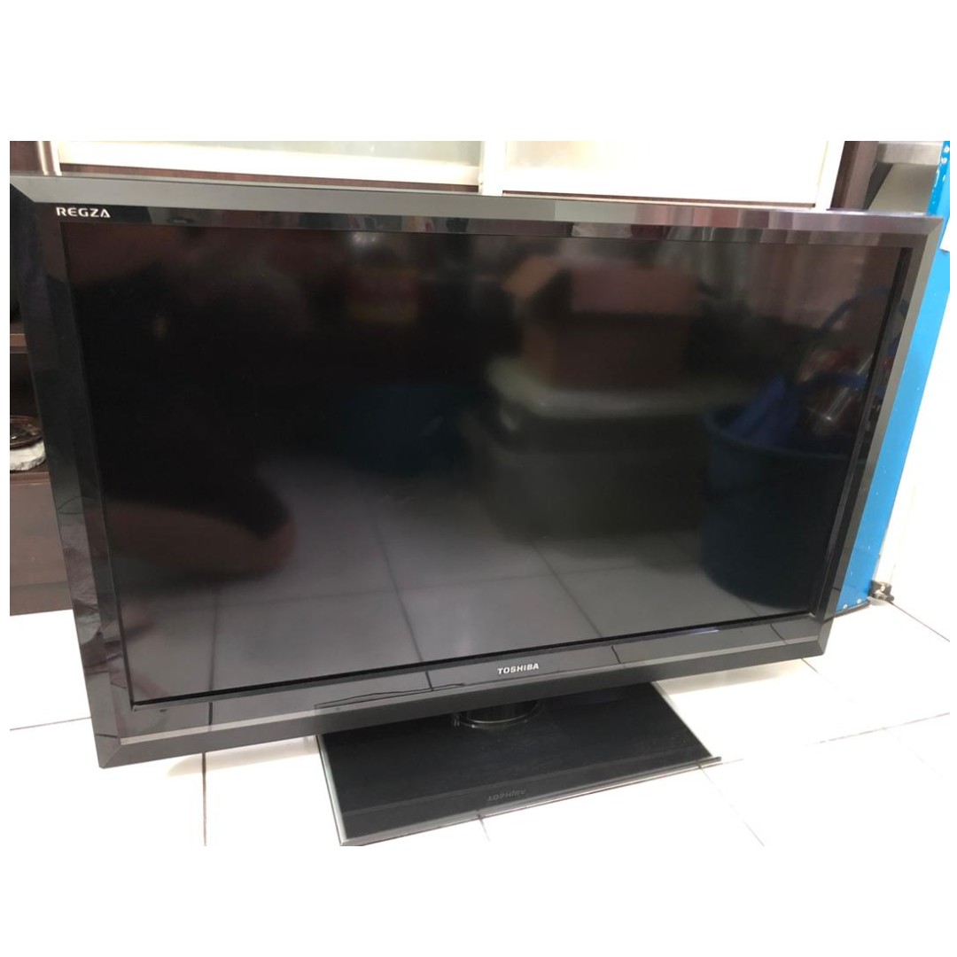 Toshiba Regza 40CV700 LCD TV 40