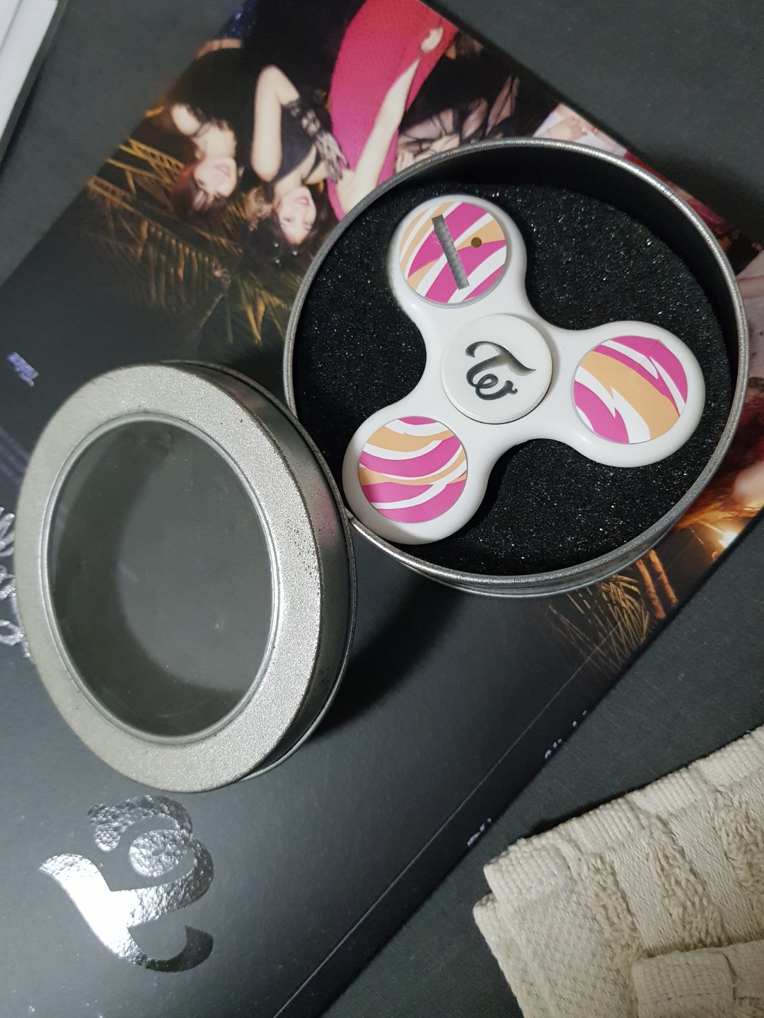 TWICE fidget spinner, Hobbies & Toys, Memorabilia & Collectibles, Fan